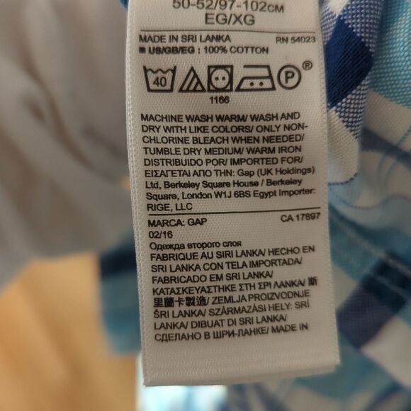 Gap blue and white plaid button up shirt - Picture 3 of 4